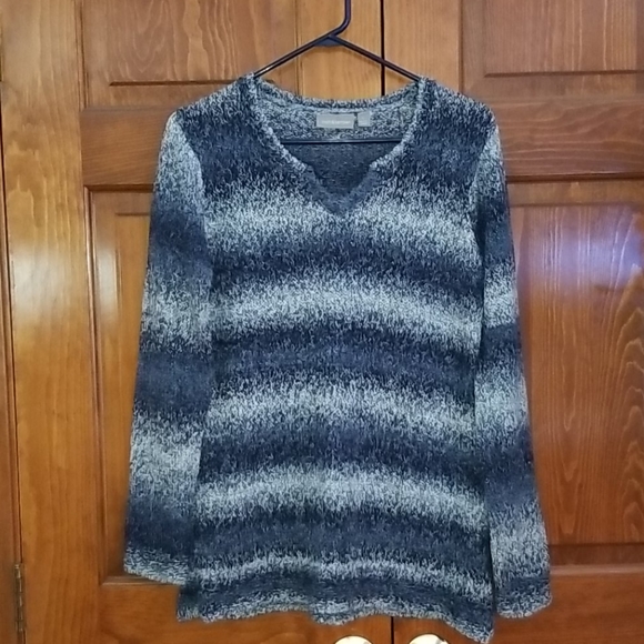 Sweater - Picture 1 of 3
